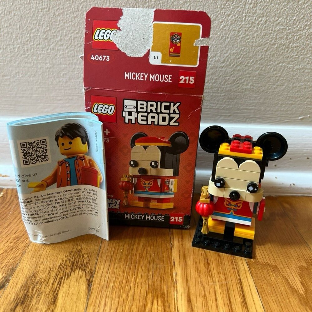 **new** LEGO BRICKHEADZ: Spring Festival Mickey Mouse (40673)